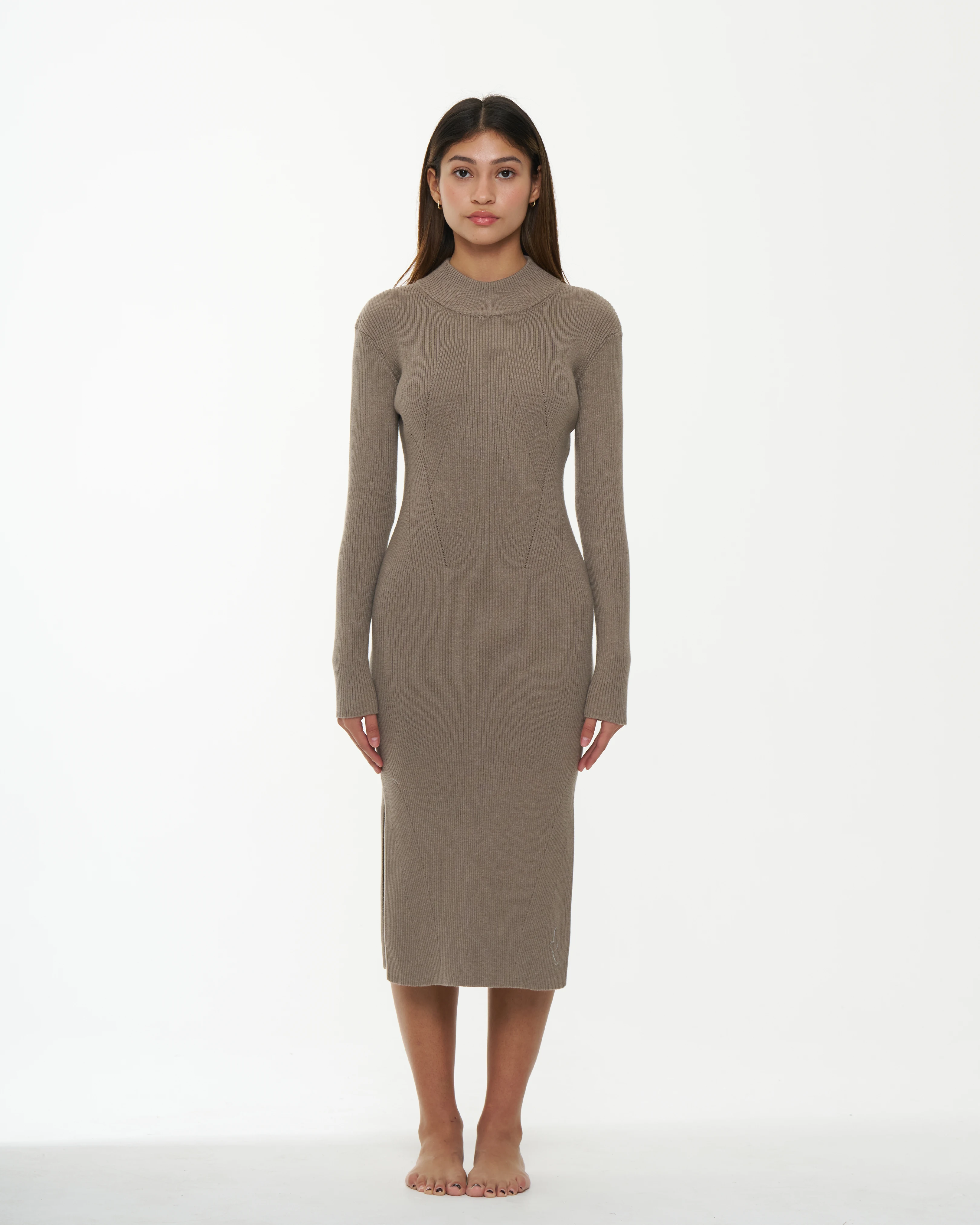 KNITTED SWEATER DRESS IN PEBBLE